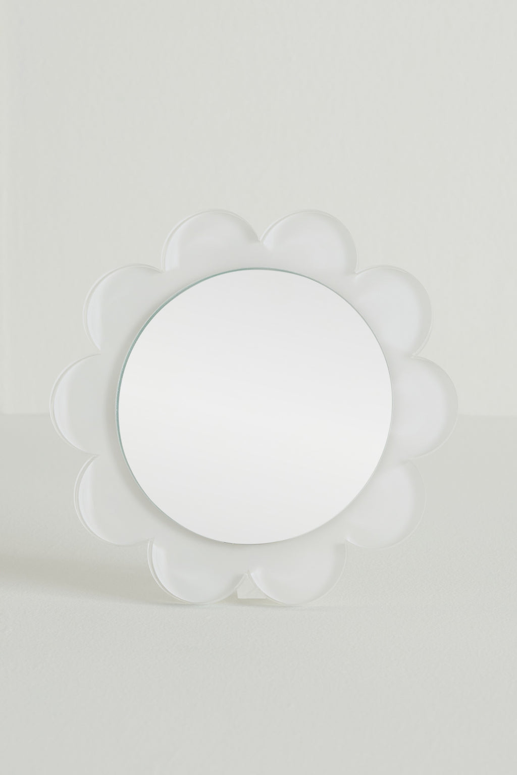 Brosa Scalloped Acrylic Round Tabletop Vanity Mirror in White, product view 2