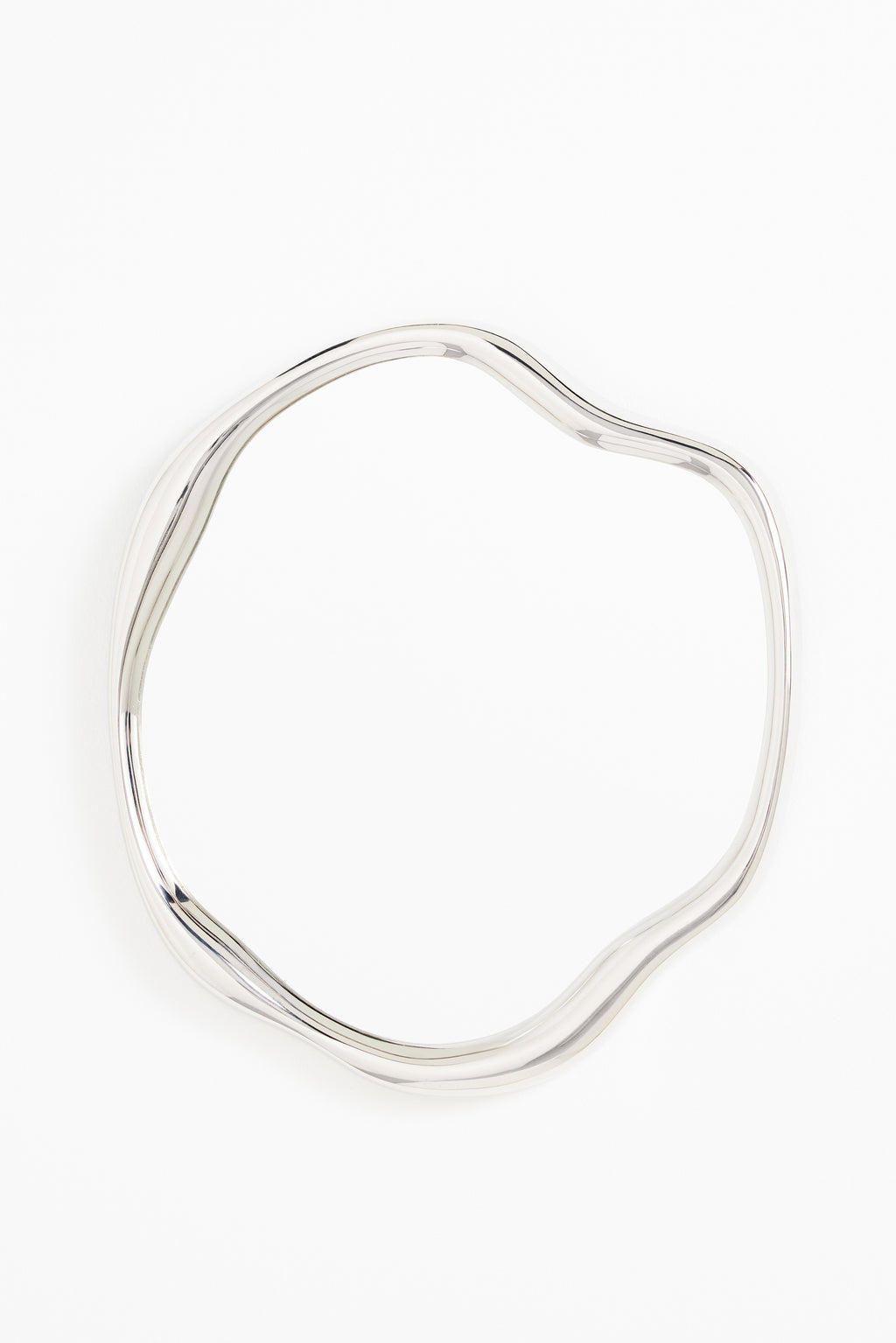 Silfra Small Wavy Round Gallery Wall Mirror in Chrome, product view 2