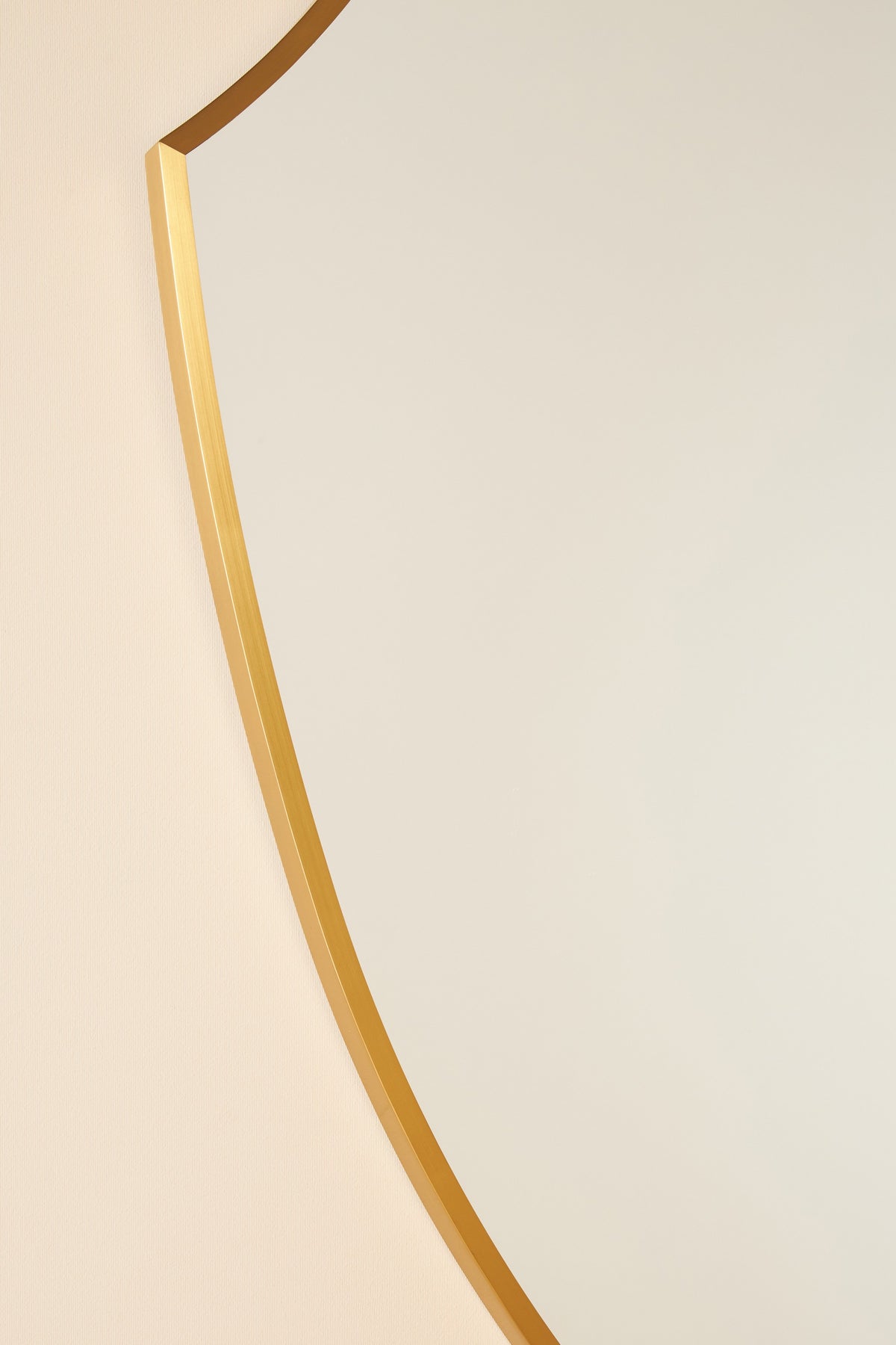 Valur Shield-Shaped Thin Gold Metal Wall Mirror in 070 Gold, product view 2