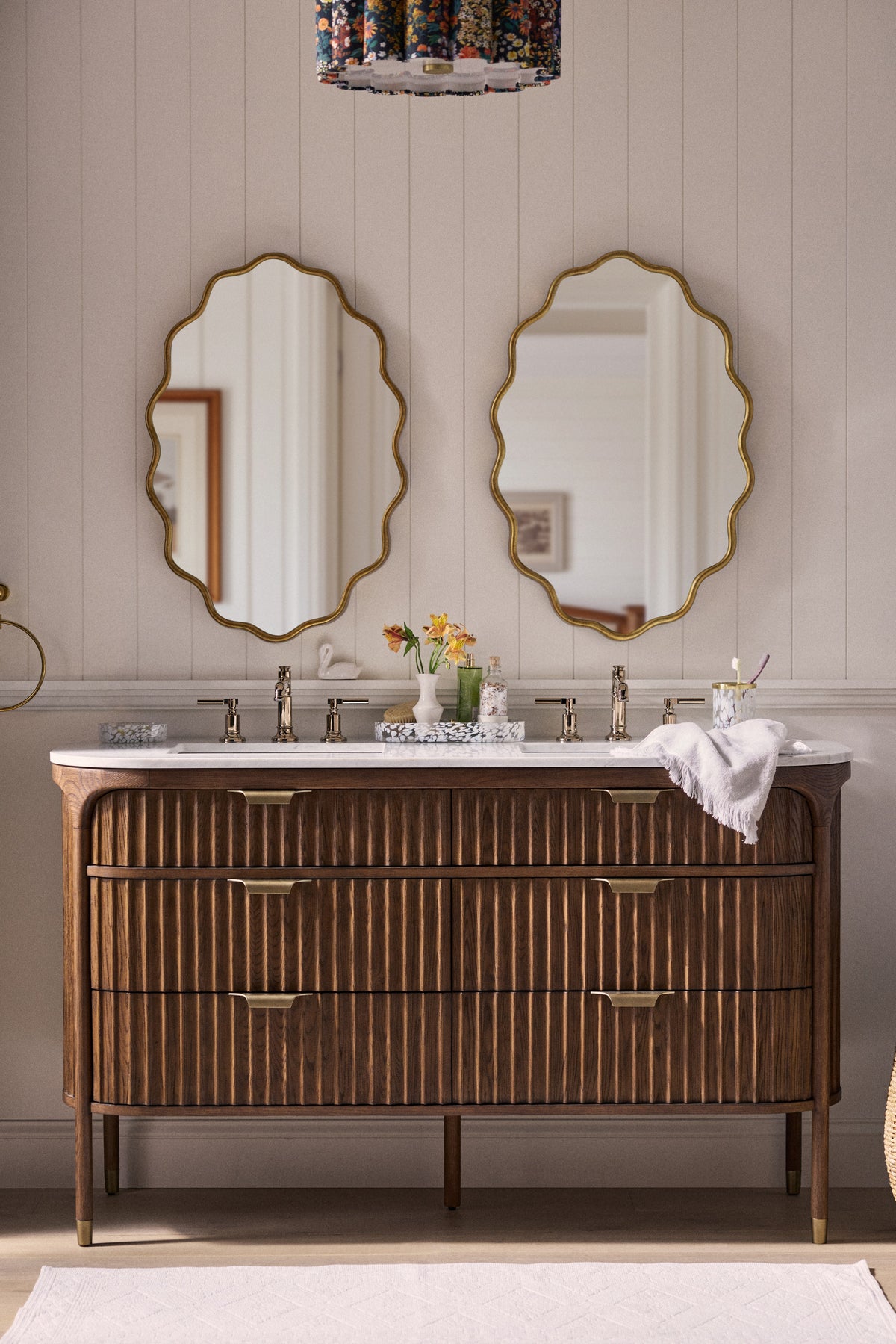 Alda Wavy Scalloped Oval Wall Mirror in Brass, product view 7