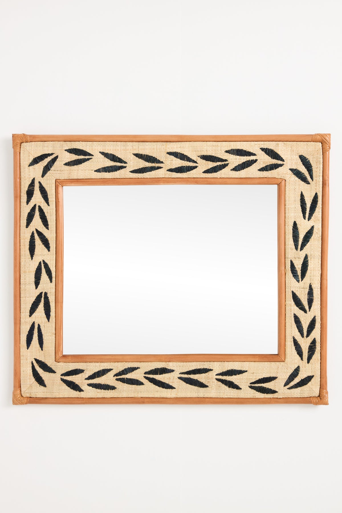 Burkni Woven Sisal Leaf-Pattern Rectangular Wall Mirror in 014 Neutral, product view 1